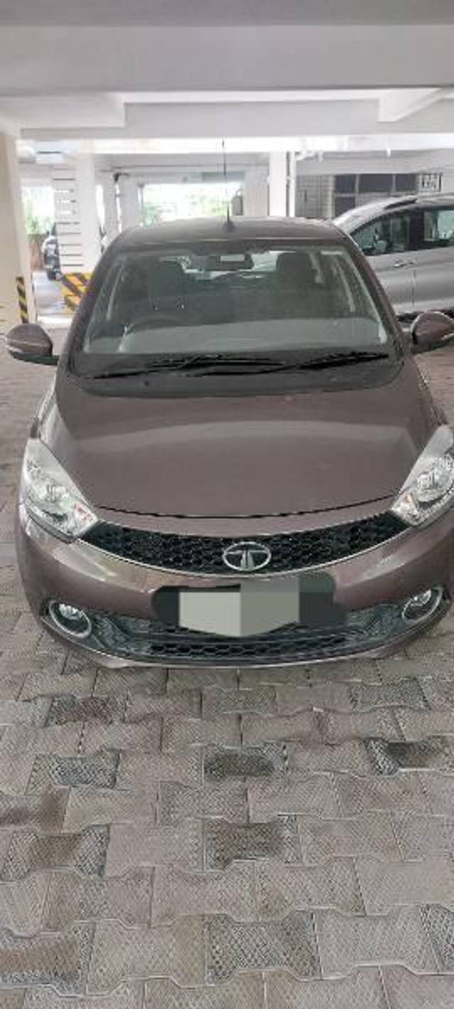 https://images10.gaadi.com/usedcar_image/4117604/original/processed_593be284-2435-420e-bd11-1183955b0546.jpg?imwidth=6401