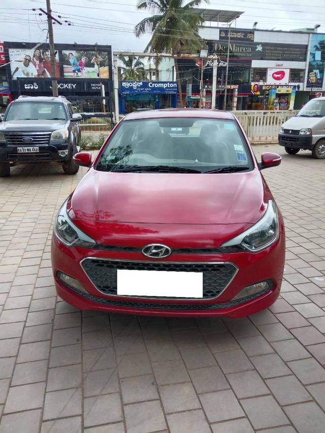 https://images10.gaadi.com/usedcar_image/4117727/original/processed_19d2d29e5d91056aefa93bebc05a0e66.jpg?imwidth=6402