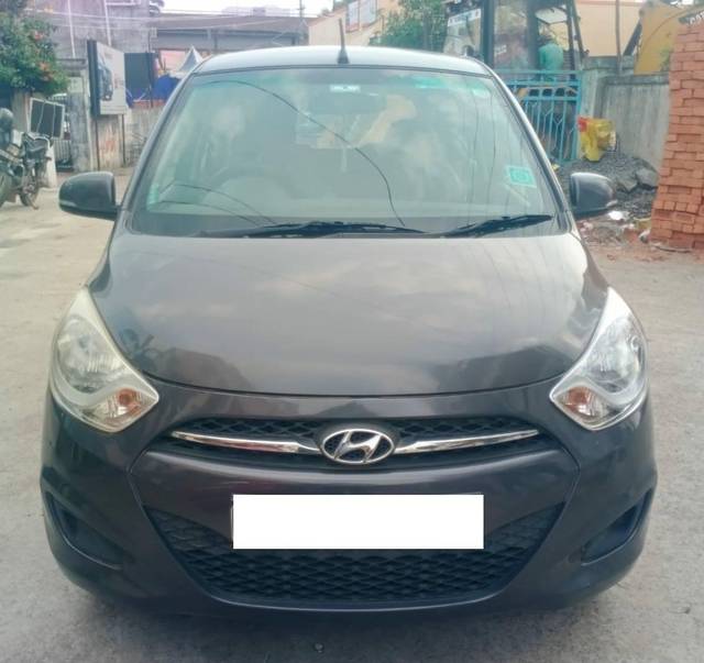 https://images10.gaadi.com/usedcar_image/4117739/original/processed_21513de5dc6c07a1ee33541205e41988.jpg?imwidth=6402