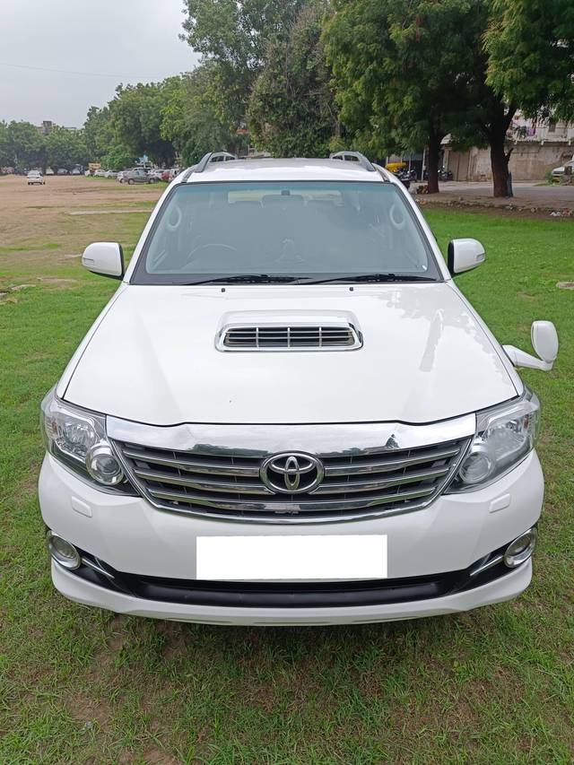 https://images10.gaadi.com/usedcar_image/4117770/original/processed_f3c642ad251b15e4d223486e599a34a0.jpg?imwidth=6400