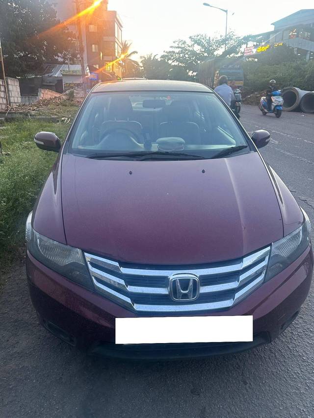 https://images10.gaadi.com/usedcar_image/4117807/original/processed_90de601ba36f2b47a1a9467a5bcd4e4b.jpeg?imwidth=6400