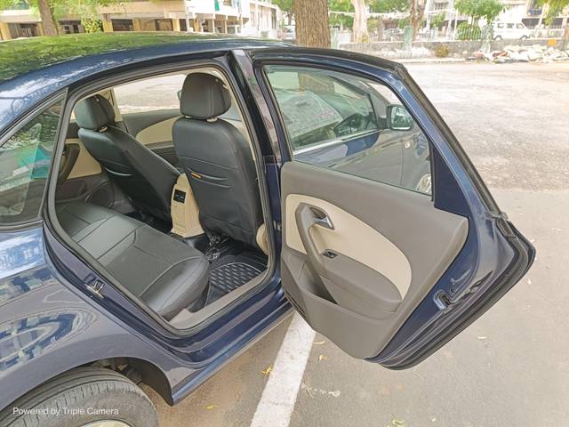 https://images10.gaadi.com/usedcar_image/4117816/original/processed_6cf2a99922f9cc4778edc5ec862eb5ce.jpg?imwidth=6401