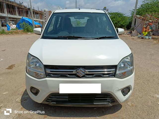 https://images10.gaadi.com/usedcar_image/4117966/original/processed_b3c46b418dfe7b30e027a4211a6d42ff.jpg?imwidth=6400