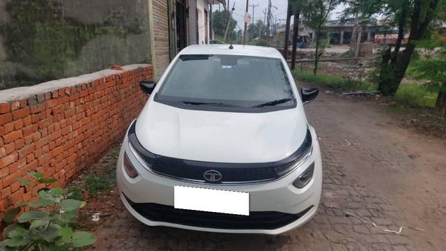 https://images10.gaadi.com/usedcar_image/4118087/original/processed_fdcea9ed-6e54-48dd-b9cf-bb74598019c4.jpg?imwidth=6400