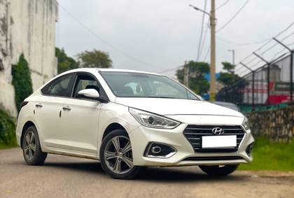 Hyundai Verna CRDi 1.6 SX Option