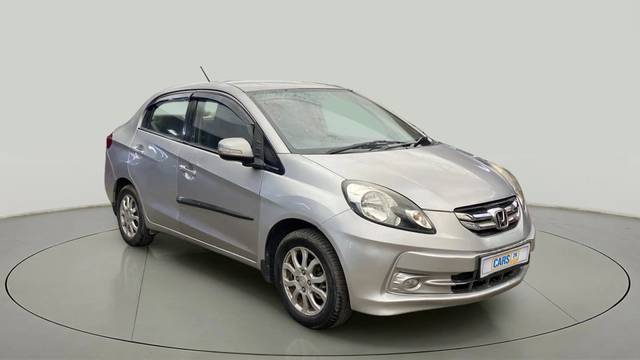 https://images10.gaadi.com/usedcar_image/4118381/original/0967c5719fcbdf39a8a03c9a3abcd568.jpg?imwidth=6400