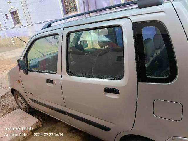 https://images10.gaadi.com/usedcar_image/4118428/original/processed_95b1dee4-80ab-44d1-935d-4c9c12119c8f.jpg?imwidth=6402