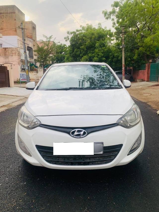 https://images10.gaadi.com/usedcar_image/4118518/original/processed_95ad9aae1a9cb25bbd0f83d88bff1c86.jpg?imwidth=6402