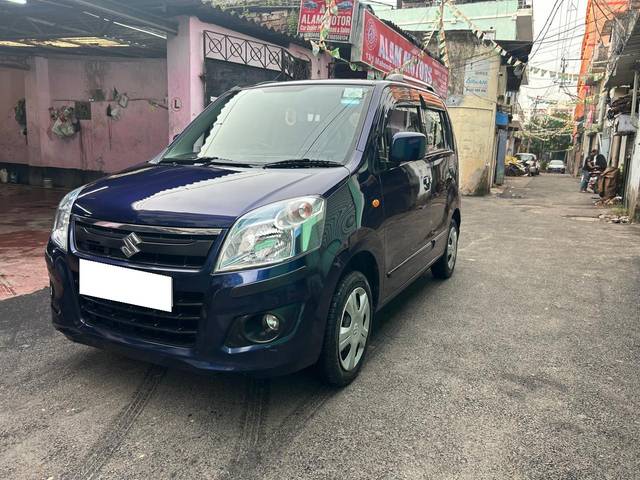 https://images10.gaadi.com/usedcar_image/4118587/original/processed_1ceae79d2d9dc1f8d1e15582cfd3e441.jpg?imwidth=6400