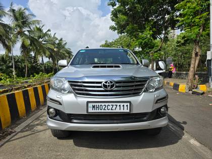 Toyota Fortuner 4x2 AT