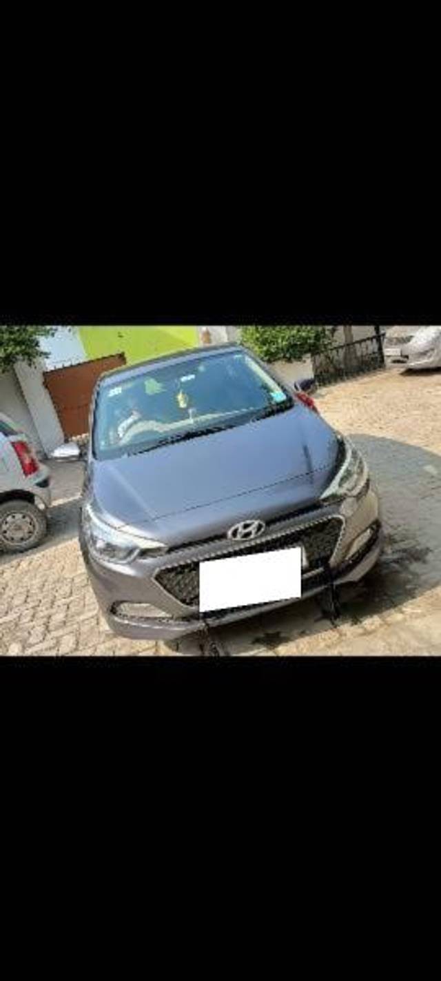 https://images10.gaadi.com/usedcar_image/4118632/original/processed_0d87e2c0-b1b3-42da-a0e5-226fc7b91387.jpg?imwidth=6400