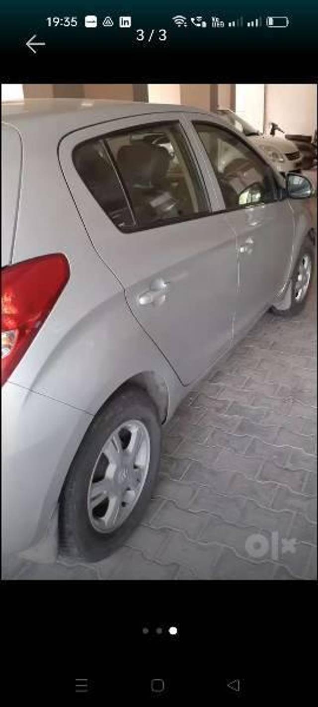 https://images10.gaadi.com/usedcar_image/4118897/original/processed_0a2dbf64-5ed7-49c1-8190-9fd331850856.jpg?imwidth=6401