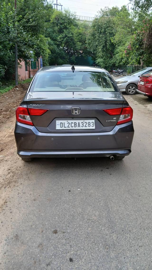 https://images10.gaadi.com/usedcar_image/4118944/original/processed_050d0e68d2719b24ccb4f9b0d069a469.jpg?imwidth=6401