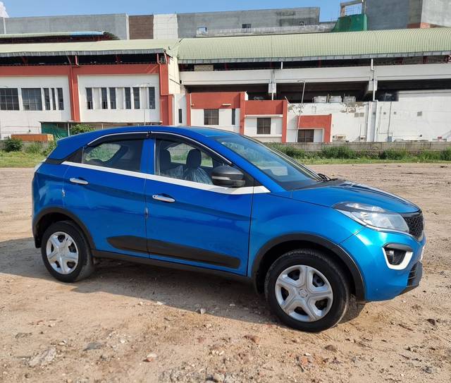 https://images10.gaadi.com/usedcar_image/4118954/original/a9b2c304ade1a7712535382661dd6327.jpg?imwidth=6401