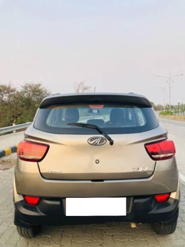 https://images10.gaadi.com/usedcar_image/4119203/original/processed_4505bd6a-a40b-4bb9-a07f-b34e4712dd39.jpg?imwidth=6402