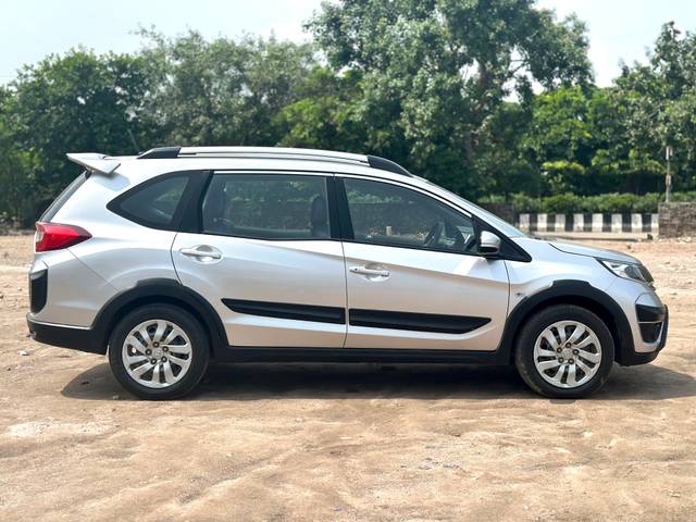 https://images10.gaadi.com/usedcar_image/4119222/original/ac1a410f749363f359470183e8840460.jpeg?imwidth=6402