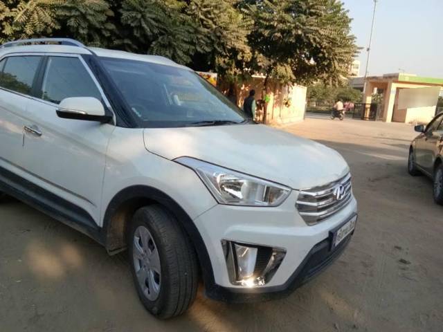 https://images10.gaadi.com/usedcar_image/4119275/original/processed_832fe613-d887-4c82-a9e7-bb7e58f852e7.jpg?imwidth=6400