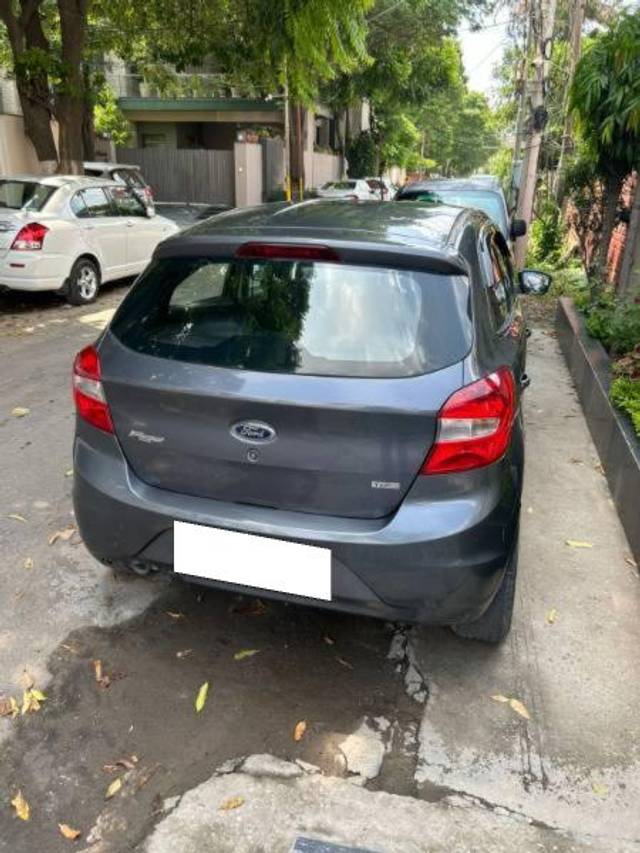 https://images10.gaadi.com/usedcar_image/4119533/original/processed_216e33da-9939-4d00-9037-076bbbaff783.jpg?imwidth=6401