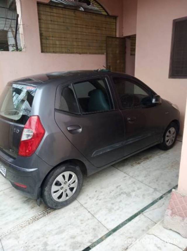 https://images10.gaadi.com/usedcar_image/4119608/original/2c6a4ca2b6de8d4dc6b2c4dff86843a0.jpg?imwidth=6402