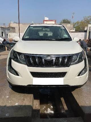 Mahindra XUV500 Mahindra XUV500 R W10 FWD