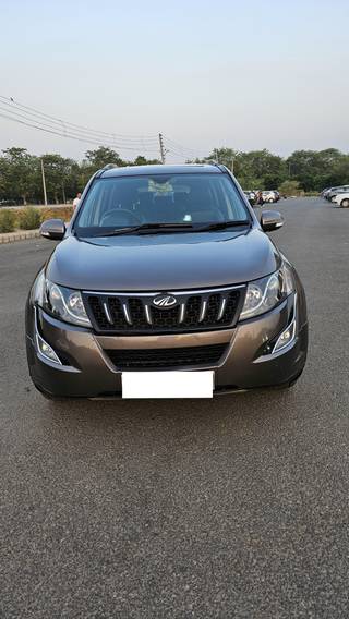 Mahindra XUV500 Mahindra XUV500 AT W10 1.99 mHawk