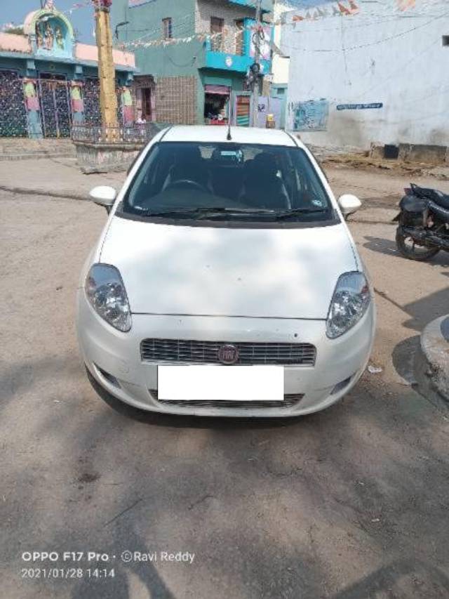 https://images10.gaadi.com/usedcar_image/4119906/original/processed_33d4a3cd-3bdc-488a-aaf5-5aa591724f45.jpg?imwidth=6400