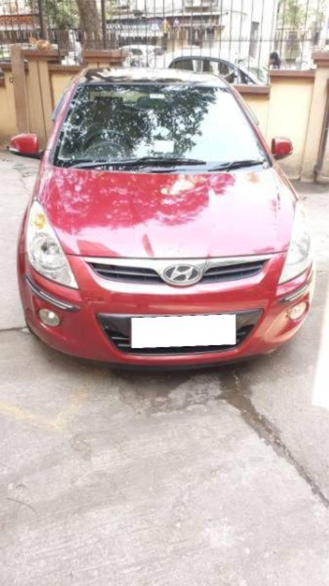 https://images10.gaadi.com/usedcar_image/4119909/original/processed_c06cc4c4-bd0b-4bed-9caf-d132d9c7a995.jpeg?imwidth=6400