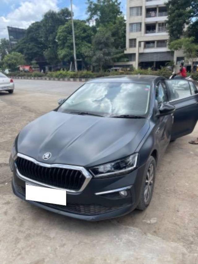 https://images10.gaadi.com/usedcar_image/4119950/original/processed_b2b88730-af3d-426d-a260-deba3d3e8a1f.jpeg?imwidth=6400