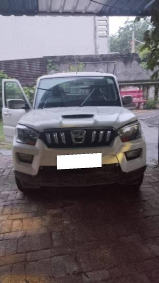 https://images10.gaadi.com/usedcar_image/4119962/original/processed_25891d2e-d5eb-467a-b25f-d9c31184c6d9.jpg?imwidth=6400