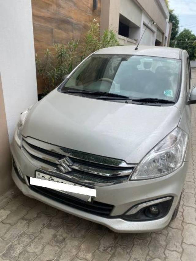 https://images10.gaadi.com/usedcar_image/4119979/original/processed_1542f43d-c456-4bb1-8c8e-5e83398af8be.jpg?imwidth=6400