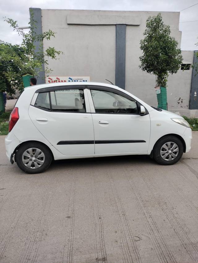 https://images10.gaadi.com/usedcar_image/4120068/original/0c5ccbf8b817b65fa53ccf2869781f15.jpg?imwidth=6401