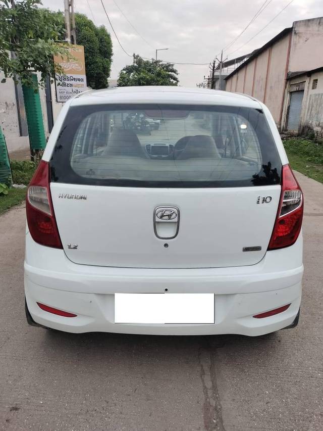 https://images10.gaadi.com/usedcar_image/4120068/original/processed_1821678a9bfdab94fb15313f27558bc6.jpg?imwidth=6402