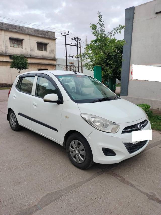 https://images10.gaadi.com/usedcar_image/4120068/original/processed_d8fea892b83b01717536ddea8da59ed5.jpg?imwidth=6400