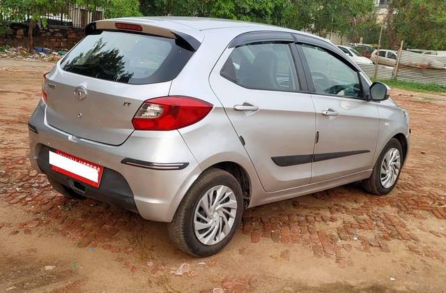 https://images10.gaadi.com/usedcar_image/4120151/original/processed_314e52aa21e9655151f9144bffba81f8.jpg?imwidth=6401