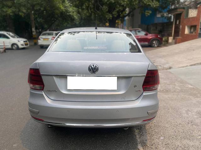 https://images10.gaadi.com/usedcar_image/4120190/original/processed_1f486fbf55be820369a4bce92afef7ea.jpg?imwidth=6402