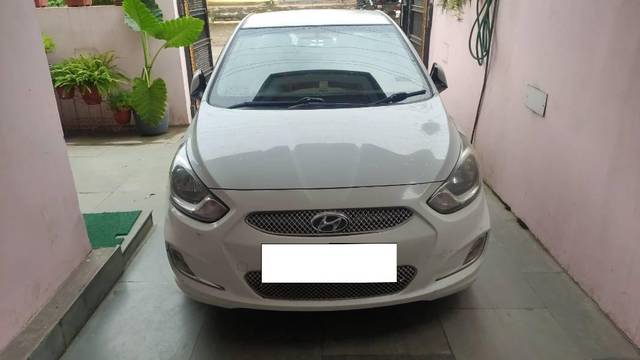 https://images10.gaadi.com/usedcar_image/4120372/original/processed_2bb964f8-4284-4c79-83bb-fe4c039b0b4c.jpeg?imwidth=6401