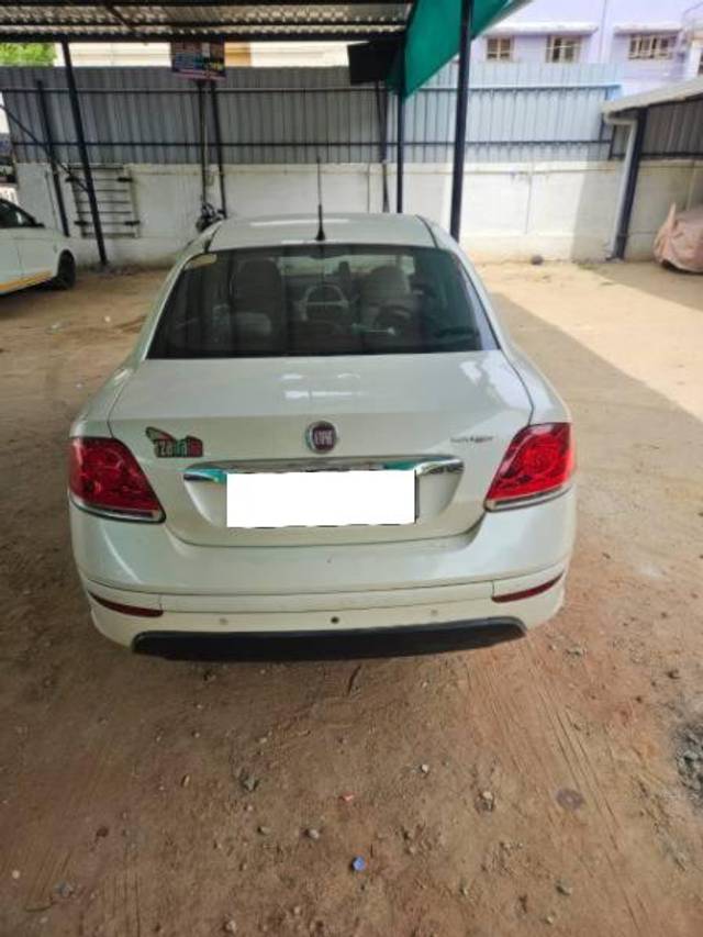 https://images10.gaadi.com/usedcar_image/4120429/original/processed_26a43f44-003b-4609-aa38-d0e1d91145b0.jpg?imwidth=6402