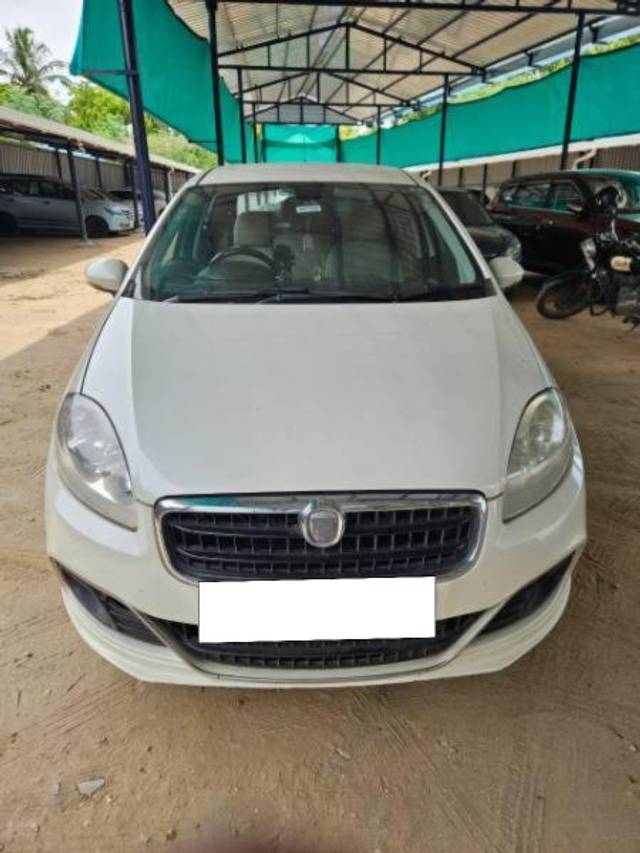 https://images10.gaadi.com/usedcar_image/4120429/original/processed_ba21d948-bc00-44d9-94b6-72f1a5e682e8.jpg?imwidth=6400