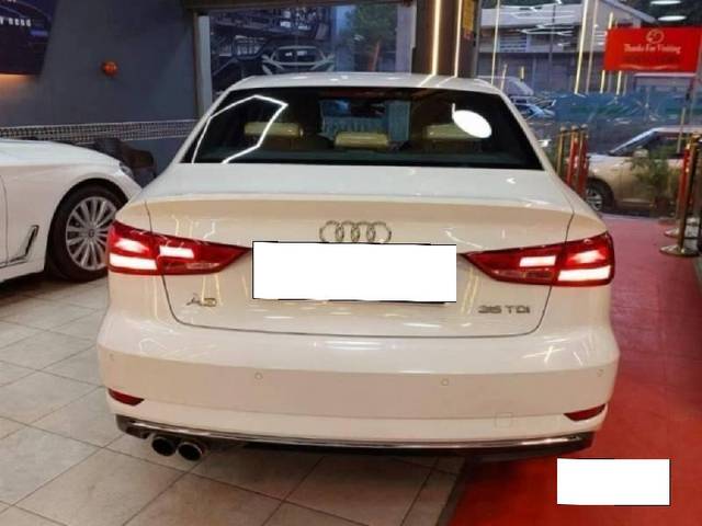 https://images10.gaadi.com/usedcar_image/4120505/original/processed_14a9e96386a258beaf0cd7b7810e4e09.jpg?imwidth=6401