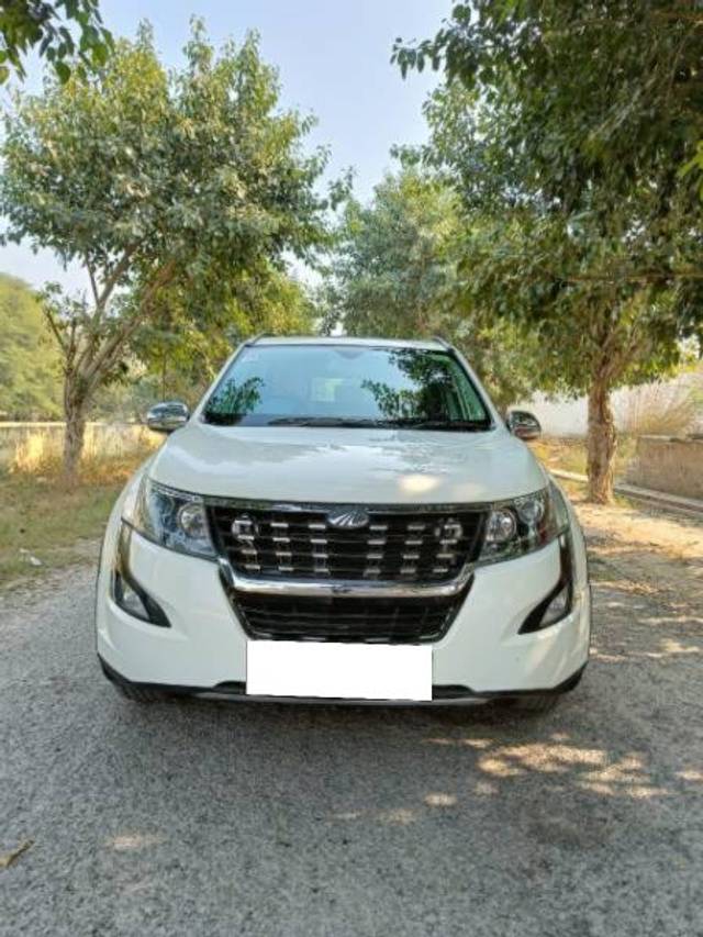 https://images10.gaadi.com/usedcar_image/4120969/original/processed_11775497-baf3-4407-a335-dde2aa34cd9e.jpg?imwidth=6402