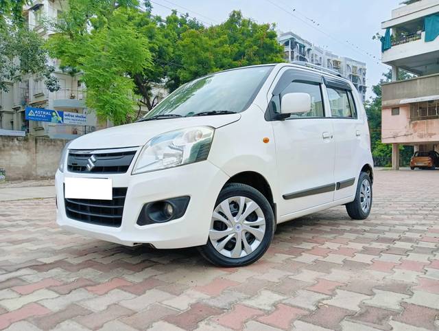 https://images10.gaadi.com/usedcar_image/4121072/original/processed_67e23587e1c2bd1081b49b714e913416.jpg?imwidth=6402