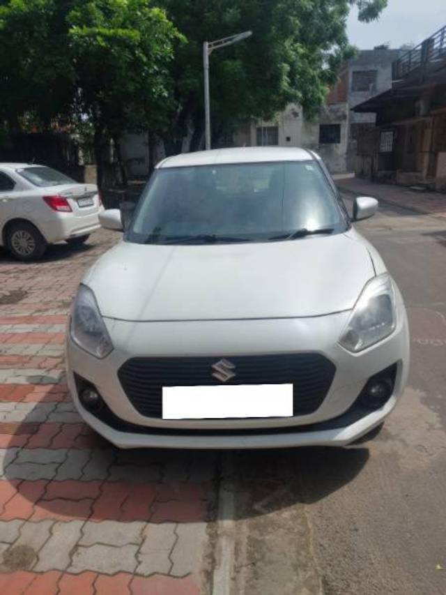 https://images10.gaadi.com/usedcar_image/4121153/original/processed_fdf1abfd-8962-41c7-811b-8b34c977fb0b.jpg?imwidth=6400