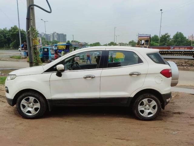 https://images10.gaadi.com/usedcar_image/4121194/original/processed_83ea07d7-9705-4204-b738-99ce16bd965a.jpeg?imwidth=6402