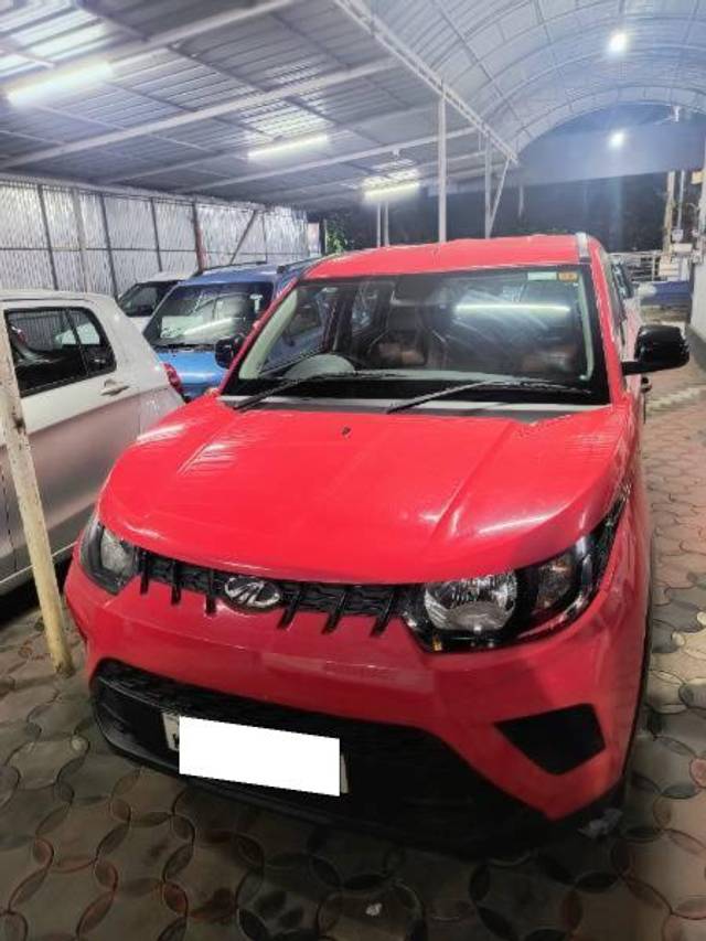 https://images10.gaadi.com/usedcar_image/4121267/original/processed_a885cd0a-f1d0-4527-b80d-7f352105d93e.jpg?imwidth=6402