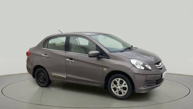 https://images10.gaadi.com/usedcar_image/4121380/original/9f11ef7d52a7f69d7b138d9874c1bc6c.jpg?imwidth=6400