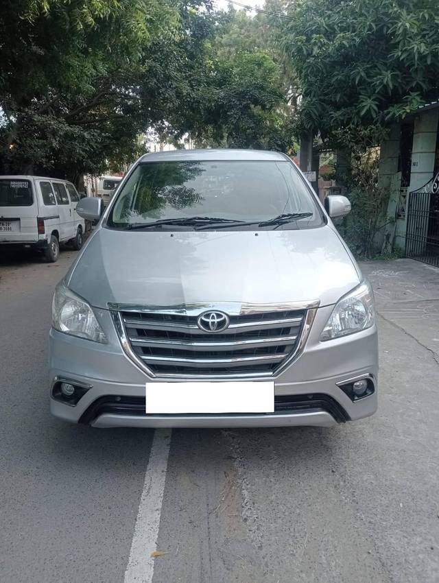 https://images10.gaadi.com/usedcar_image/4121396/original/processed_fafeea48d1a7bd340452bd23f344a445.jpeg?imwidth=6402