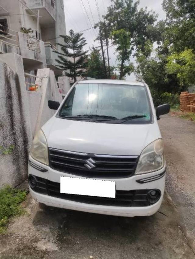 https://images10.gaadi.com/usedcar_image/4121403/original/processed_7a19010f-71ba-4530-b62f-d67fdbe7f392.jpg?imwidth=6400