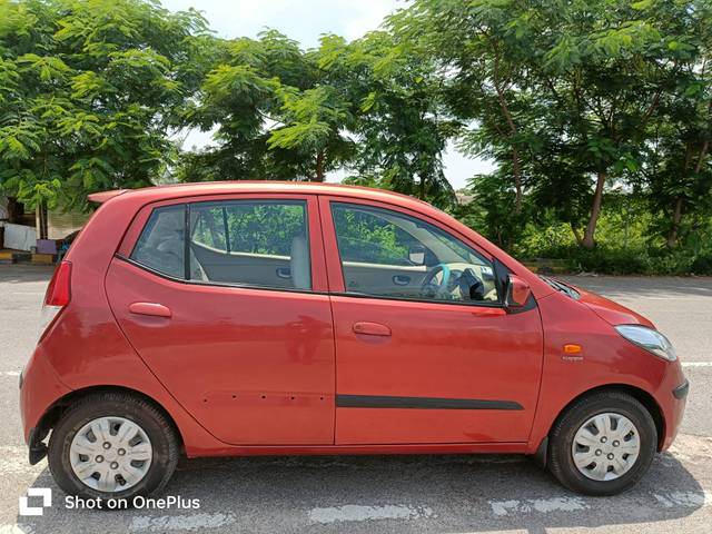 https://images10.gaadi.com/usedcar_image/4121449/original/processed_45ba14bc10cbfb0d05aeb90a4f5c909c.jpg?imwidth=6401