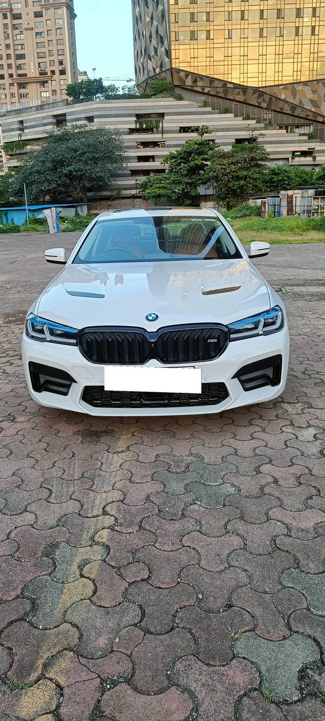 https://images10.gaadi.com/usedcar_image/4121529/original/processed_5093ad85d95d009fd57b91418a13ab34.jpg?imwidth=6401