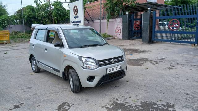 https://images10.gaadi.com/usedcar_image/4121531/original/processed_c60682eba910b7c3efb054bb35cb891c.jpg?imwidth=6400